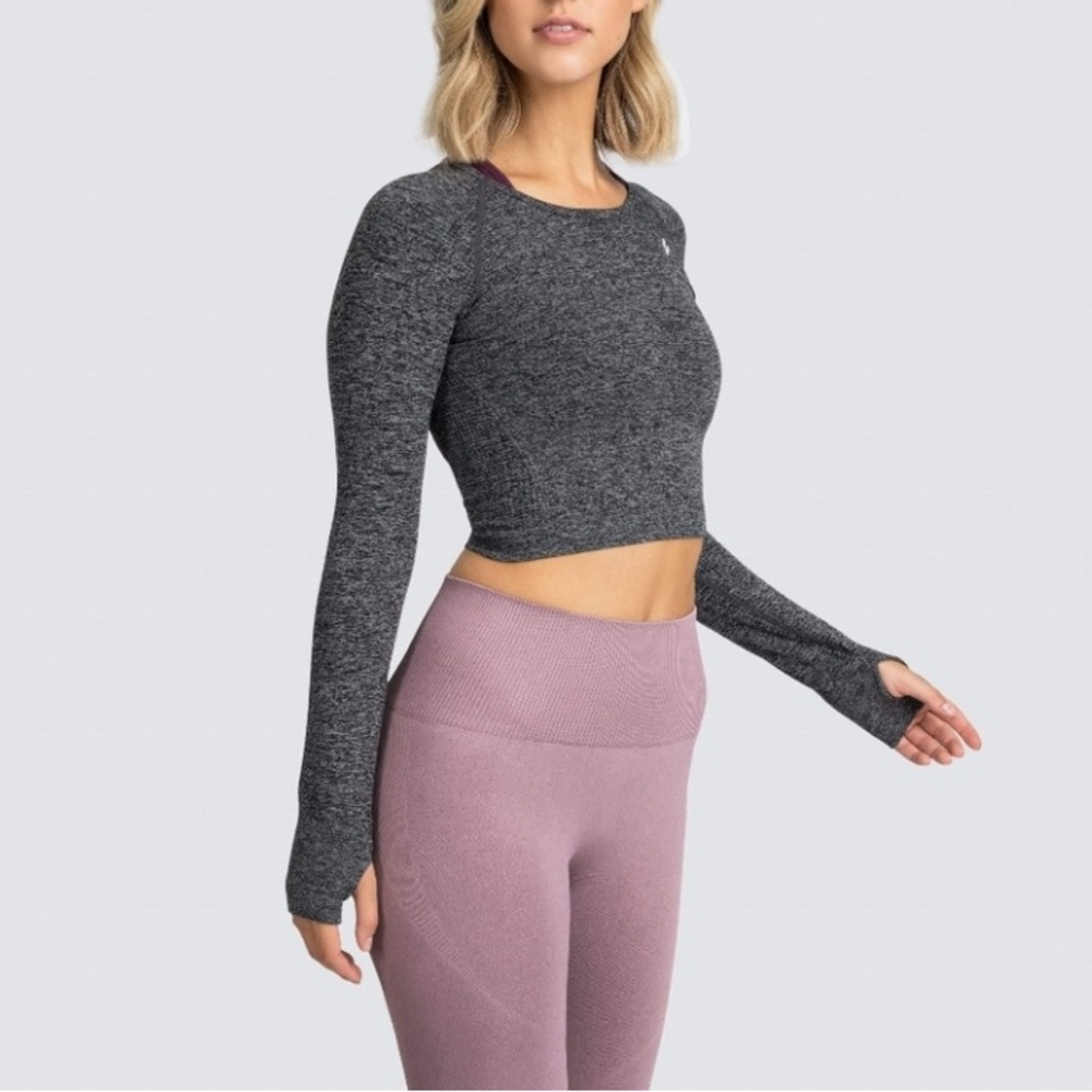 Doyoueven Seamless Long Sleeve Crop Top - Charcoal